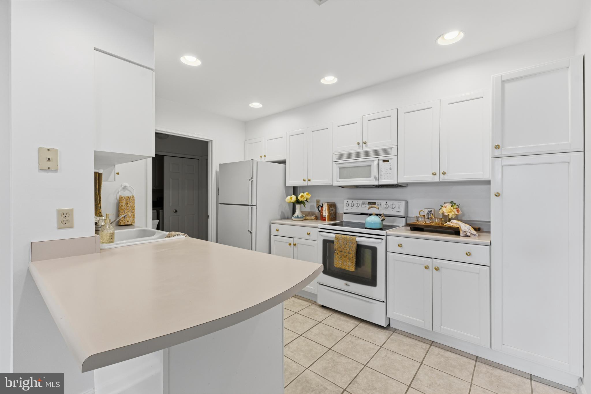 3301 Shellers Bend, Unit 941 State College, PA 16801 - Photo 12 of 29