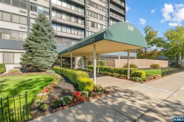 $375,000 | 170-202 Lafayette Avenue, Unit 6I, Passaic, NJ 07055