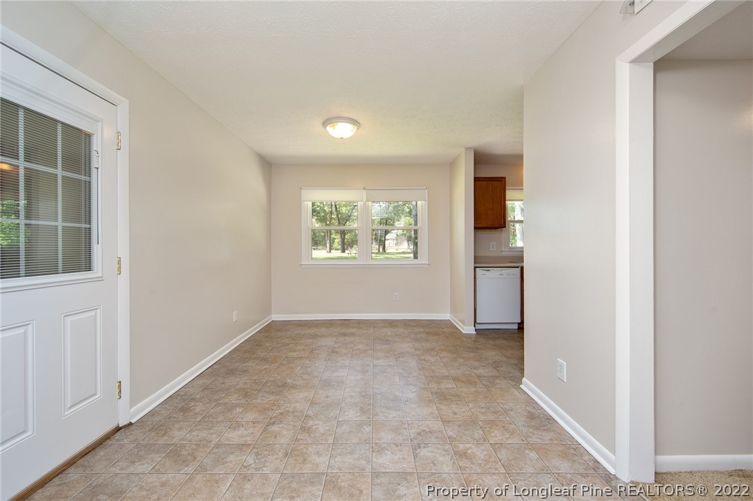 3254 Ridgefield Road Eastover, NC 28312 - Photo 11 of 38 Gallery Image 11