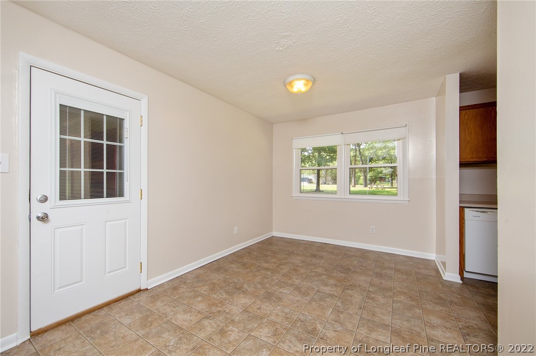 3254 Ridgefield Road Eastover, NC 28312 - Photo 13 of 38 Gallery Image 13