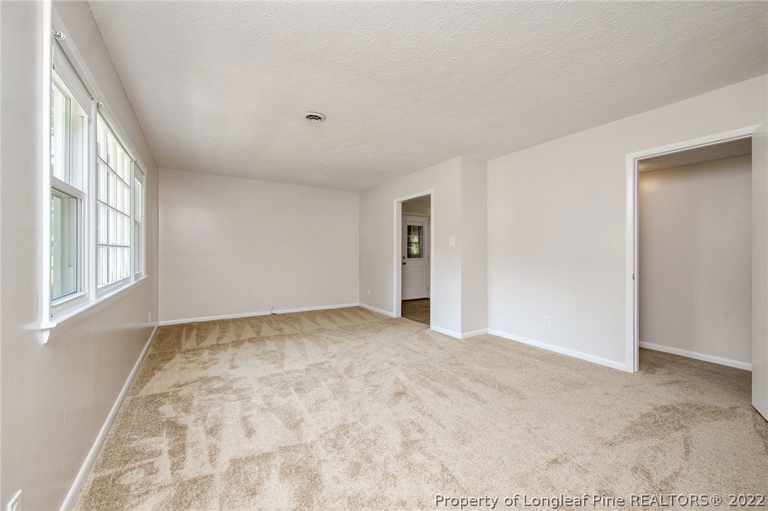 3254 Ridgefield Road Eastover, NC 28312 - Photo 8 of 38 Gallery Image 8