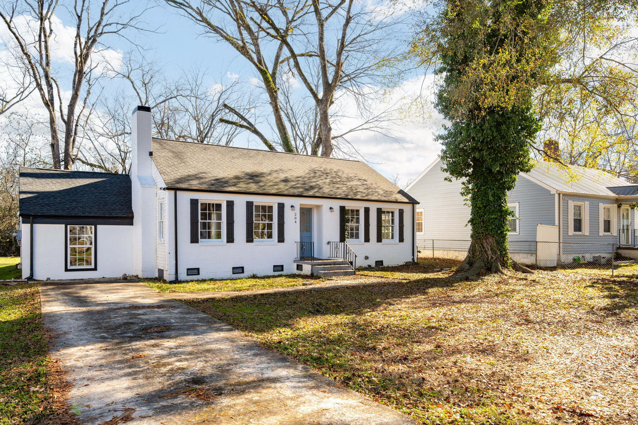 204 Shawnee Trail Chattanooga, TN 37411 - Photo 2 of 33 2-web-or-mls-DSC_5438