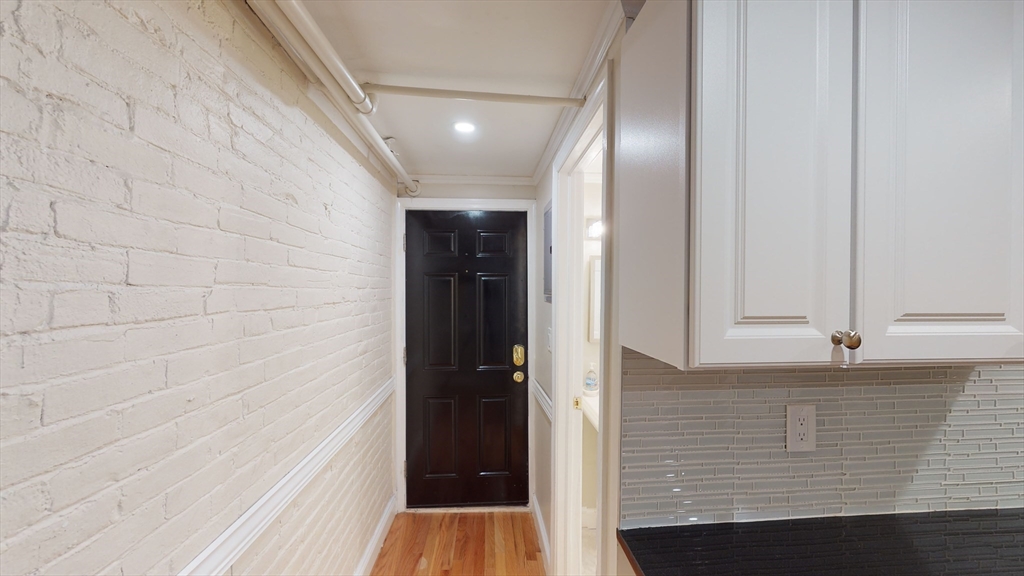 290 Beacon Street, Unit 2 Boston, MA 02116 - Photo 3 of 23