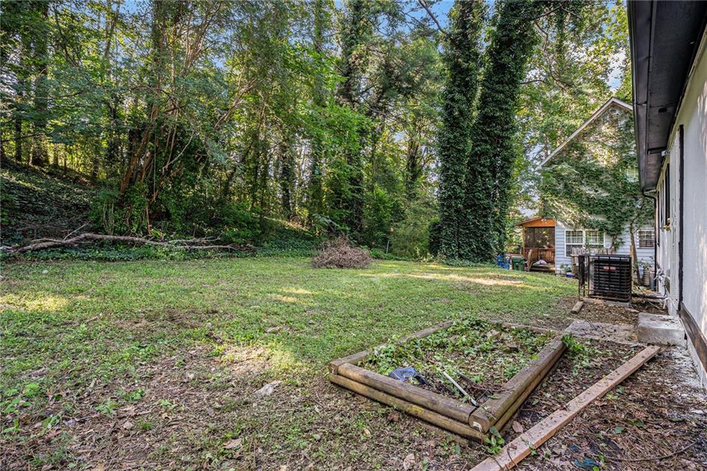 836 Bolton Road Northwest Atlanta, GA 30331 - Photo 20 of 23