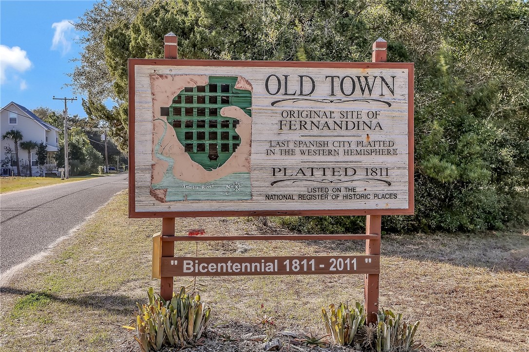 1401 Leon Street Fernandina Beach, FL 32034 - Photo 29 of 32 a sign on the side of a building