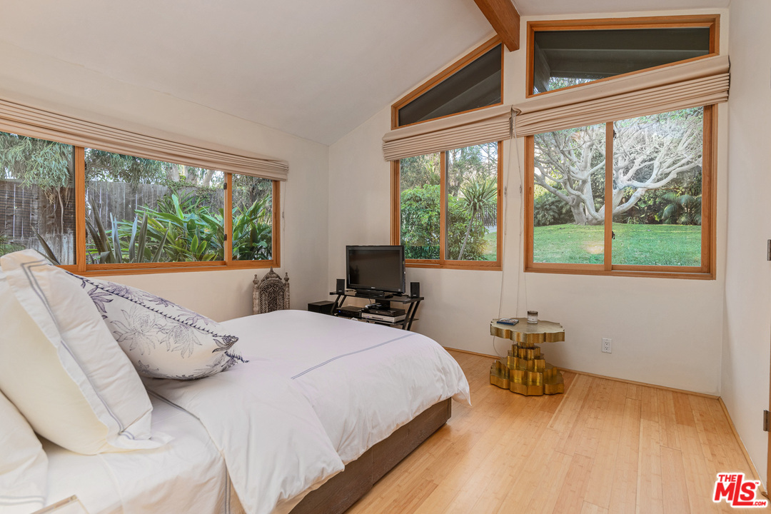 31226 Bailard Road Malibu, CA 90265 - Photo 20 of 23