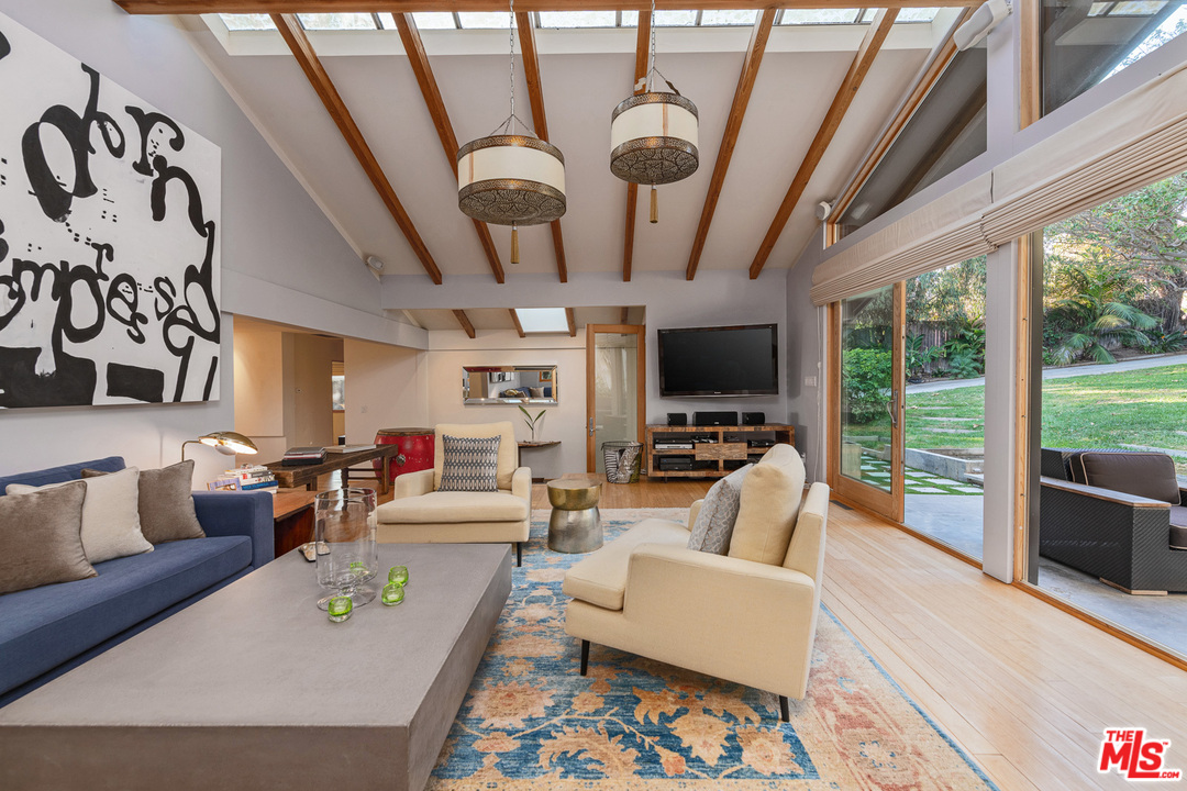 31226 Bailard Road Malibu, CA 90265 - Photo 7 of 23