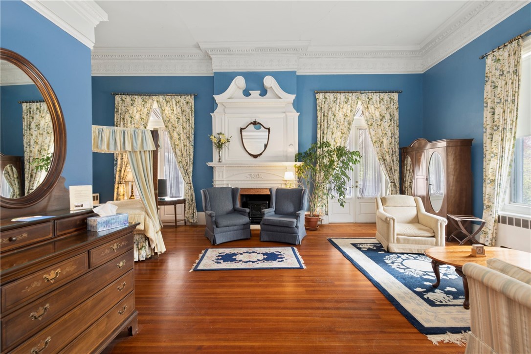 406 Bellevue Avenue Newport, RI 02840 - Photo 13 of 44