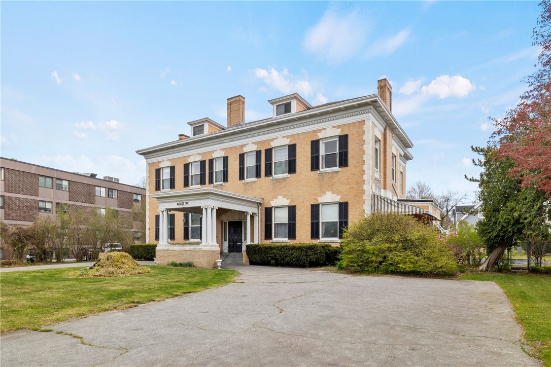 406 Bellevue Avenue Newport, RI 02840 - Photo 2 of 44