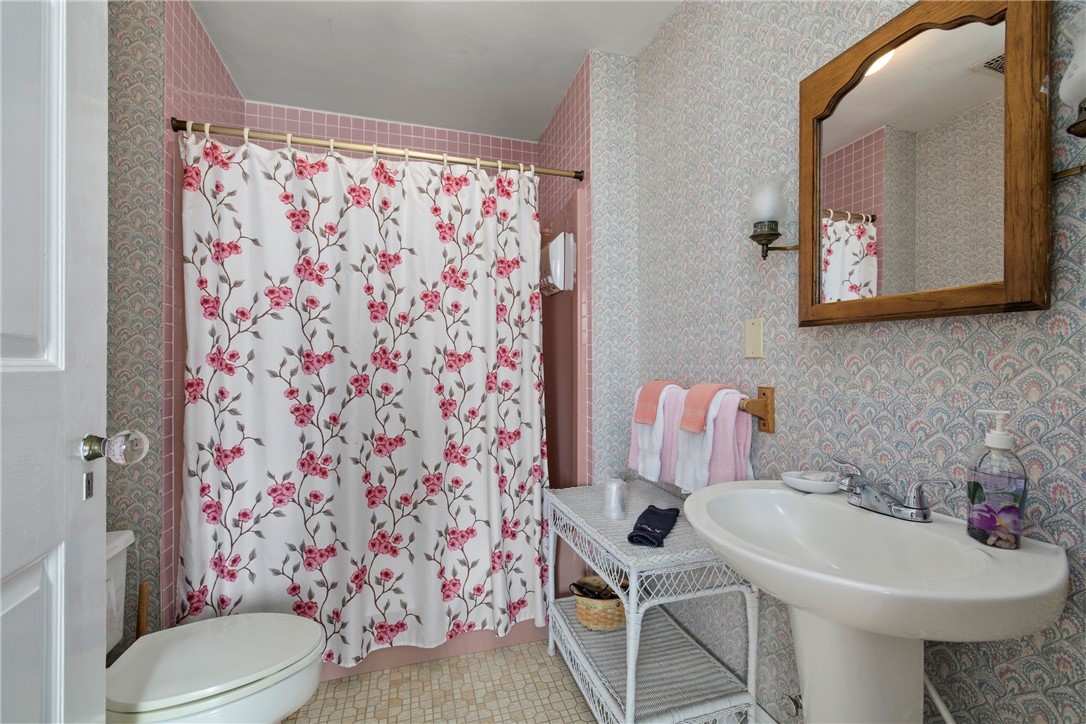 406 Bellevue Avenue Newport, RI 02840 - Photo 21 of 44