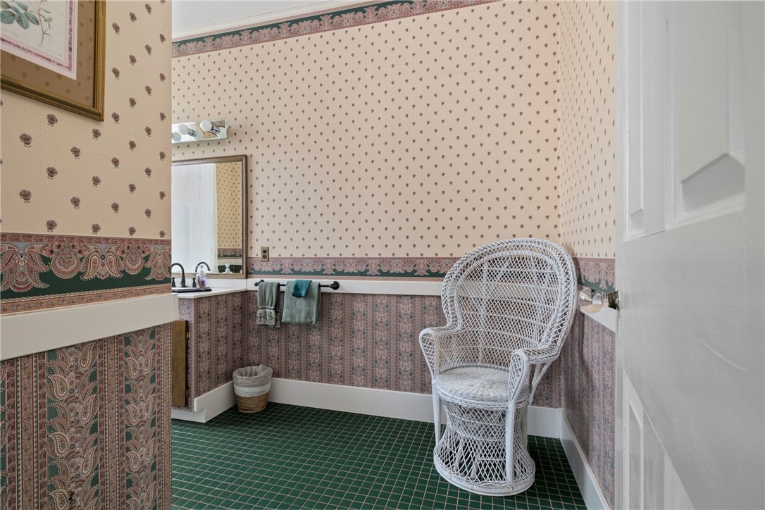 406 Bellevue Avenue Newport, RI 02840 - Photo 23 of 44