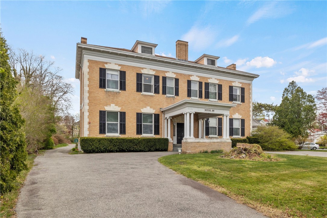 406 Bellevue Avenue Newport, RI 02840 - Photo 3 of 44