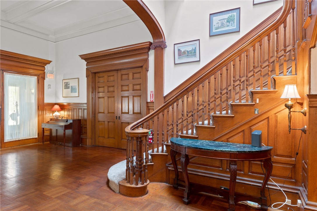 406 Bellevue Avenue Newport, RI 02840 - Photo 4 of 44