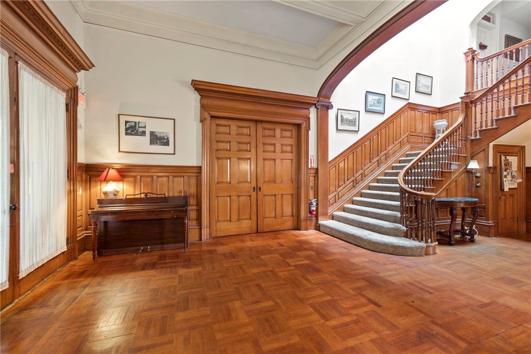 406 Bellevue Avenue Newport, RI 02840 - Photo 5 of 44