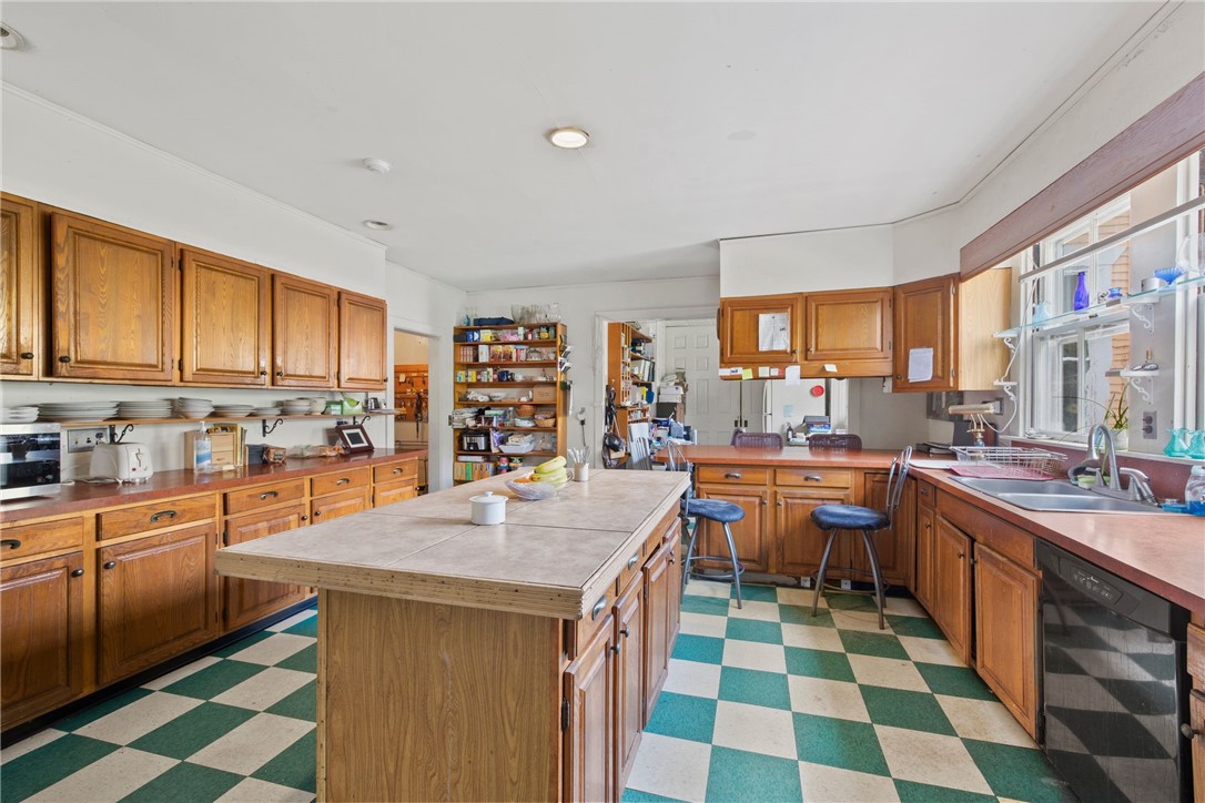 406 Bellevue Avenue Newport, RI 02840 - Photo 10 of 44