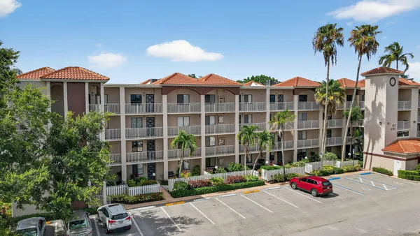 $4,000 | 6193 Pointe Regal Circle, Unit 402, Delray Beach, FL 33484