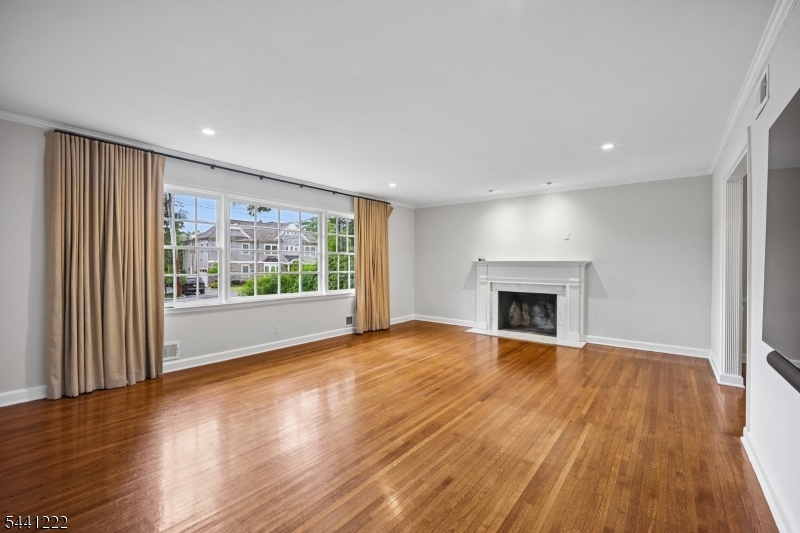 11 Wordsworth Road Short Hills, NJ 07078 - Photo 2 of 44