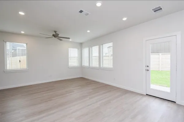 $2,000 | 17231 Walden Lk Lane, Hockley, TX 77447