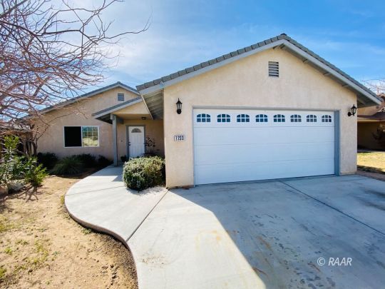 1233 West St George Avenue Ridgecrest, CA 93555 - Photo 1 of 14