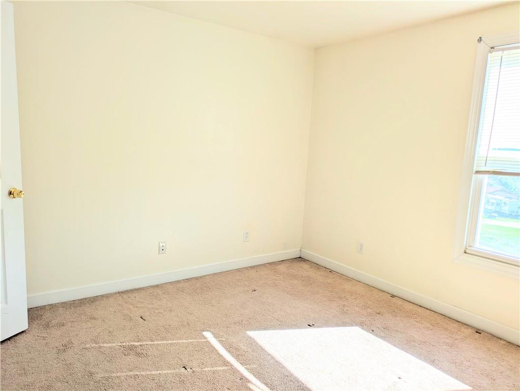 716 George Street Scottdale, PA 15683 - Photo 16 of 30 an empty room with a window