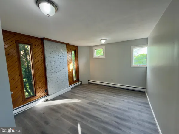 $4,000 | 422 West 6th Avenue, Conshohocken, PA 19428