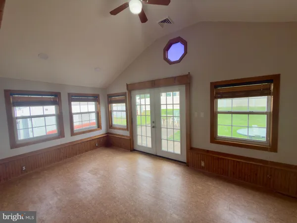 $4,000 | 422 West 6th Avenue, Conshohocken, PA 19428