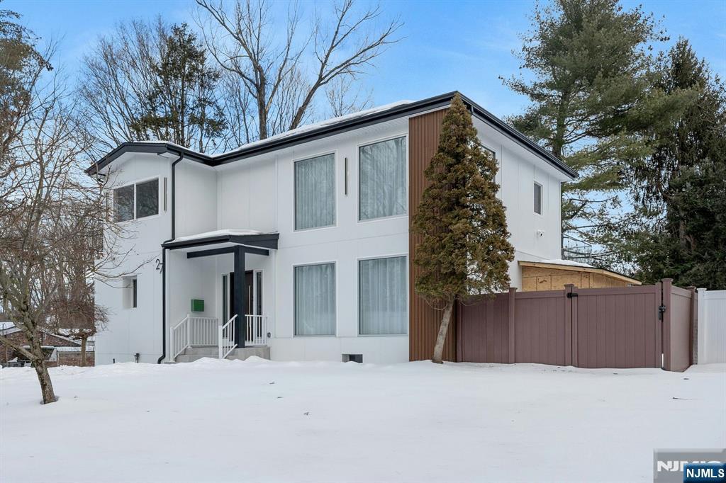 27 Knickerbocker Road Closter, NJ 07624 - Photo 1 of 25