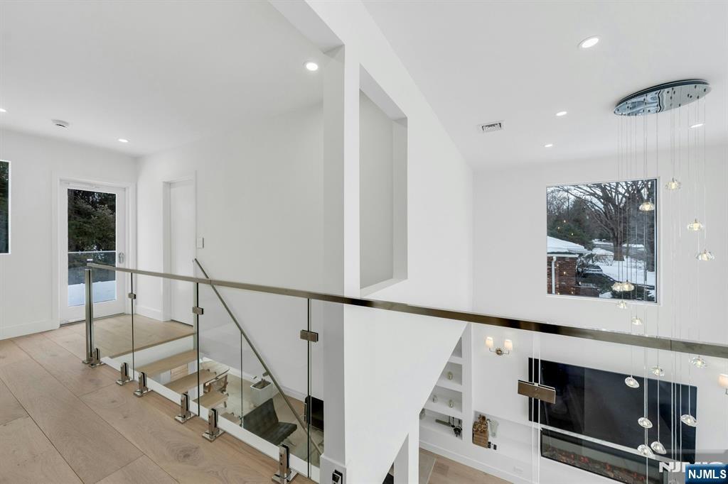 27 Knickerbocker Road Closter, NJ 07624 - Photo 11 of 25