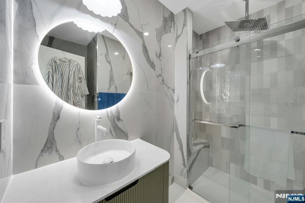 27 Knickerbocker Road Closter, NJ 07624 - Photo 14 of 25