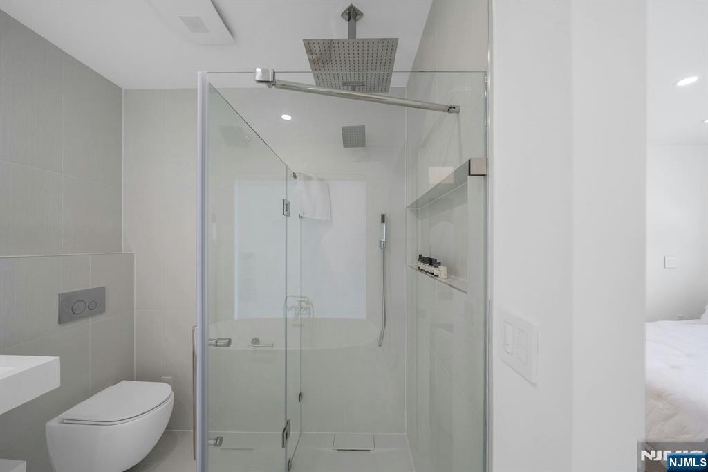 27 Knickerbocker Road Closter, NJ 07624 - Photo 16 of 25