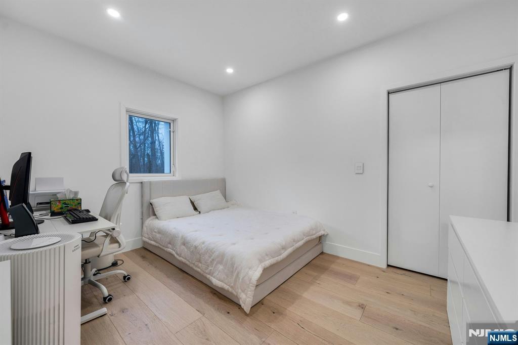 27 Knickerbocker Road Closter, NJ 07624 - Photo 19 of 25