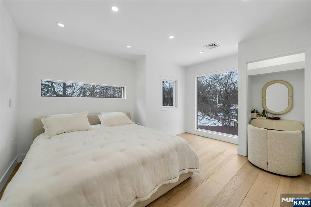 27 Knickerbocker Road Closter, NJ 07624 - Photo 20 of 25