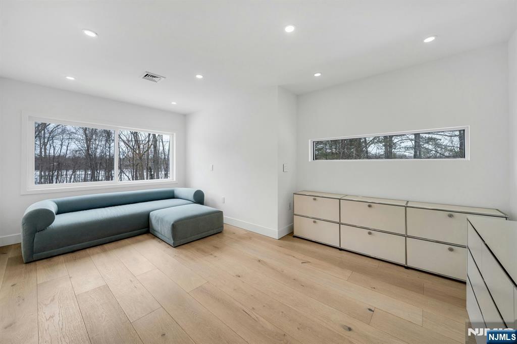 27 Knickerbocker Road Closter, NJ 07624 - Photo 22 of 25