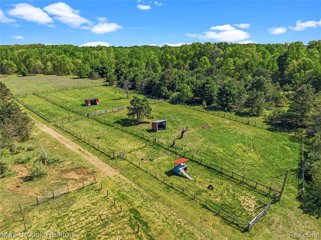 892 Barnes Lake Road Columbiaville, MI 48421 - Photo 6 of 85