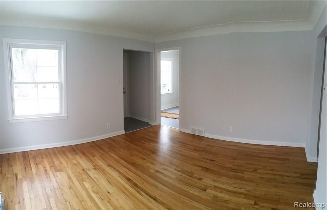25450 Graham Road Redford, MI 48239 - Photo 9 of 15 20171210_140110.jpg