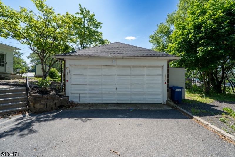 192 Lincoln Road Phillipsburg, NJ 08865 - Photo 11 of 50 a front view of a house with a yard