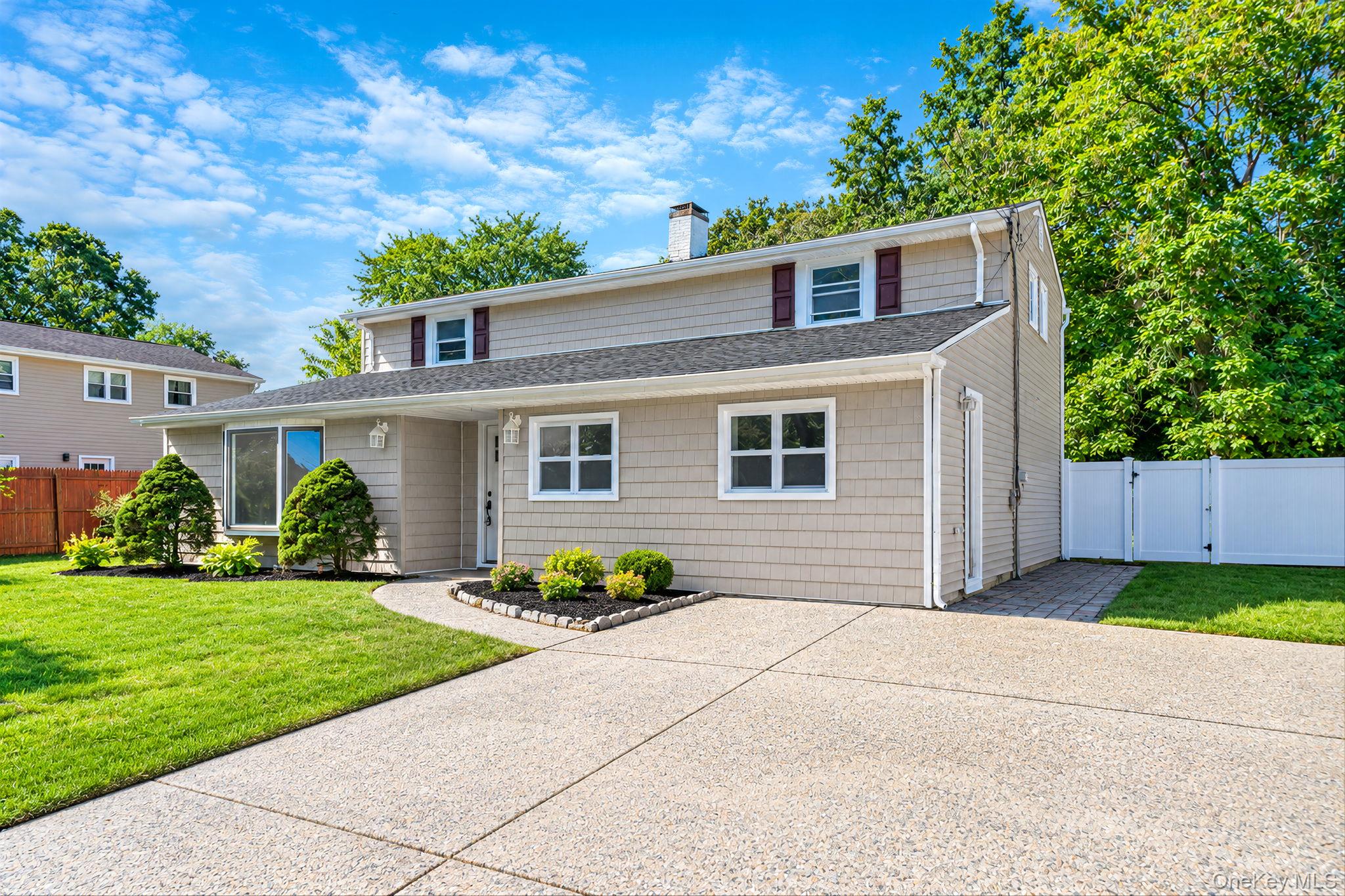 118 Boyle Road Selden, NY 11784 - Photo 2 of 35 Gallery Image 2