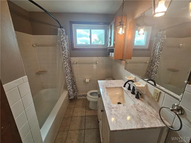 $1,500 | 70 Theresa Drive, Cheektowaga, NY 14227