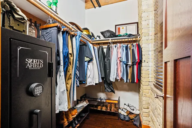 $4,000 | 1818 North Water Street, Unit 306, Milwaukee, WI 53202