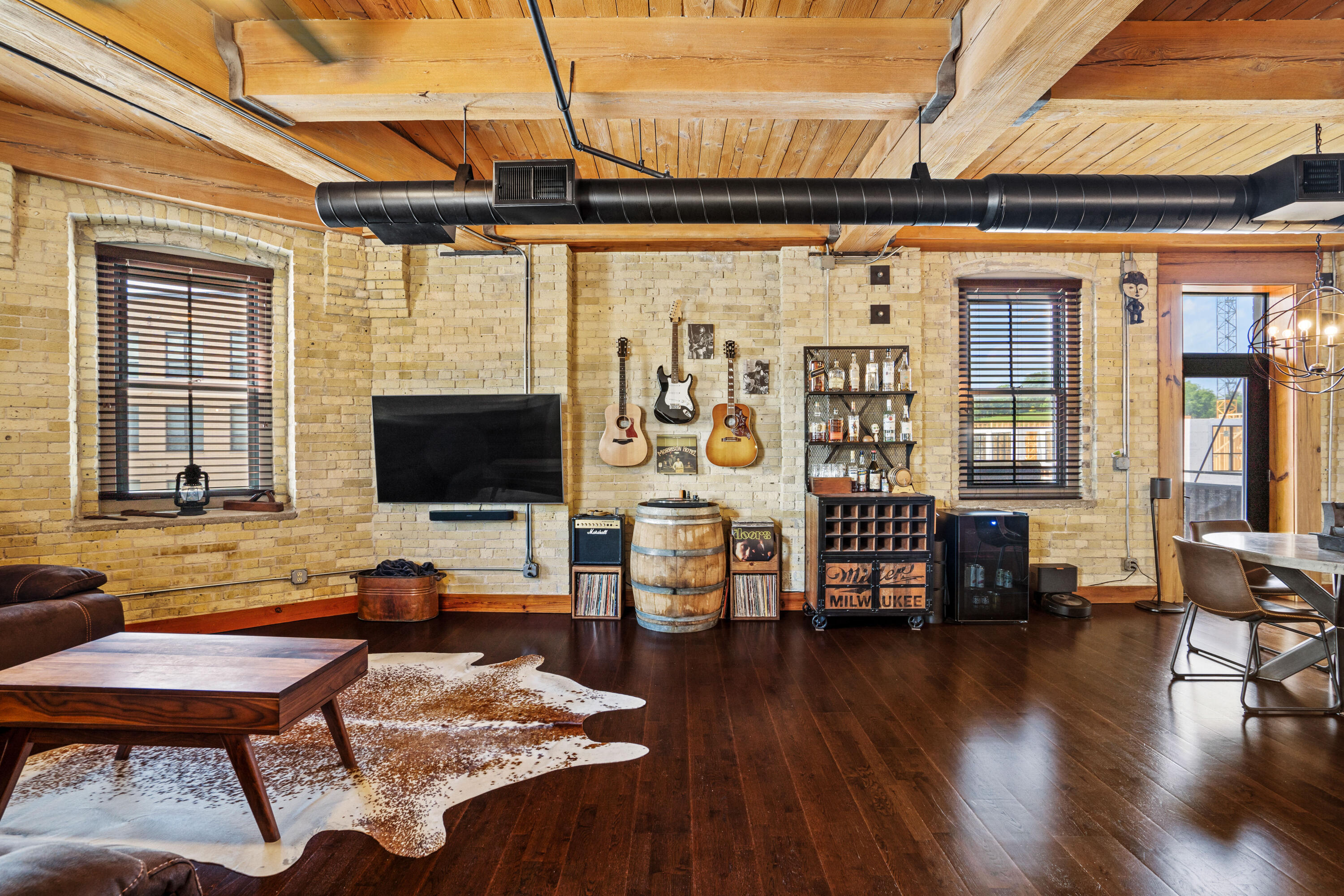 1818 North Water Street, Unit 306 Milwaukee, WI 53202 - Photo 18 of 26 Living Room