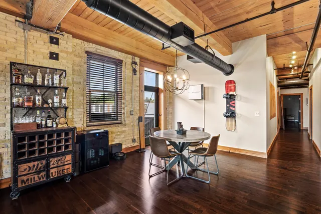 $4,000 | 1818 North Water Street, Unit 306, Milwaukee, WI 53202