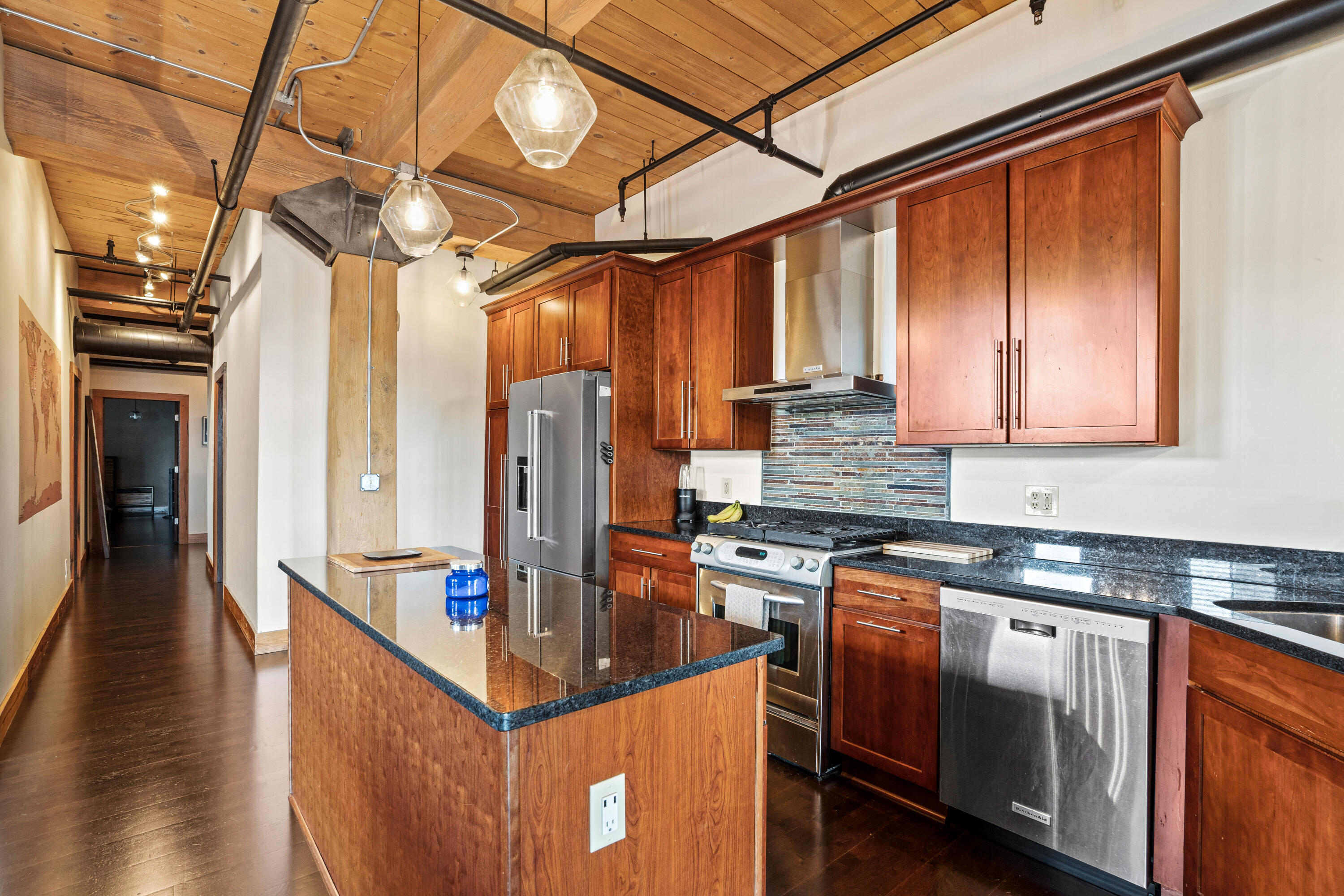 1818 North Water Street, Unit 306 Milwaukee, WI 53202 - Photo 4 of 26 Kitchen