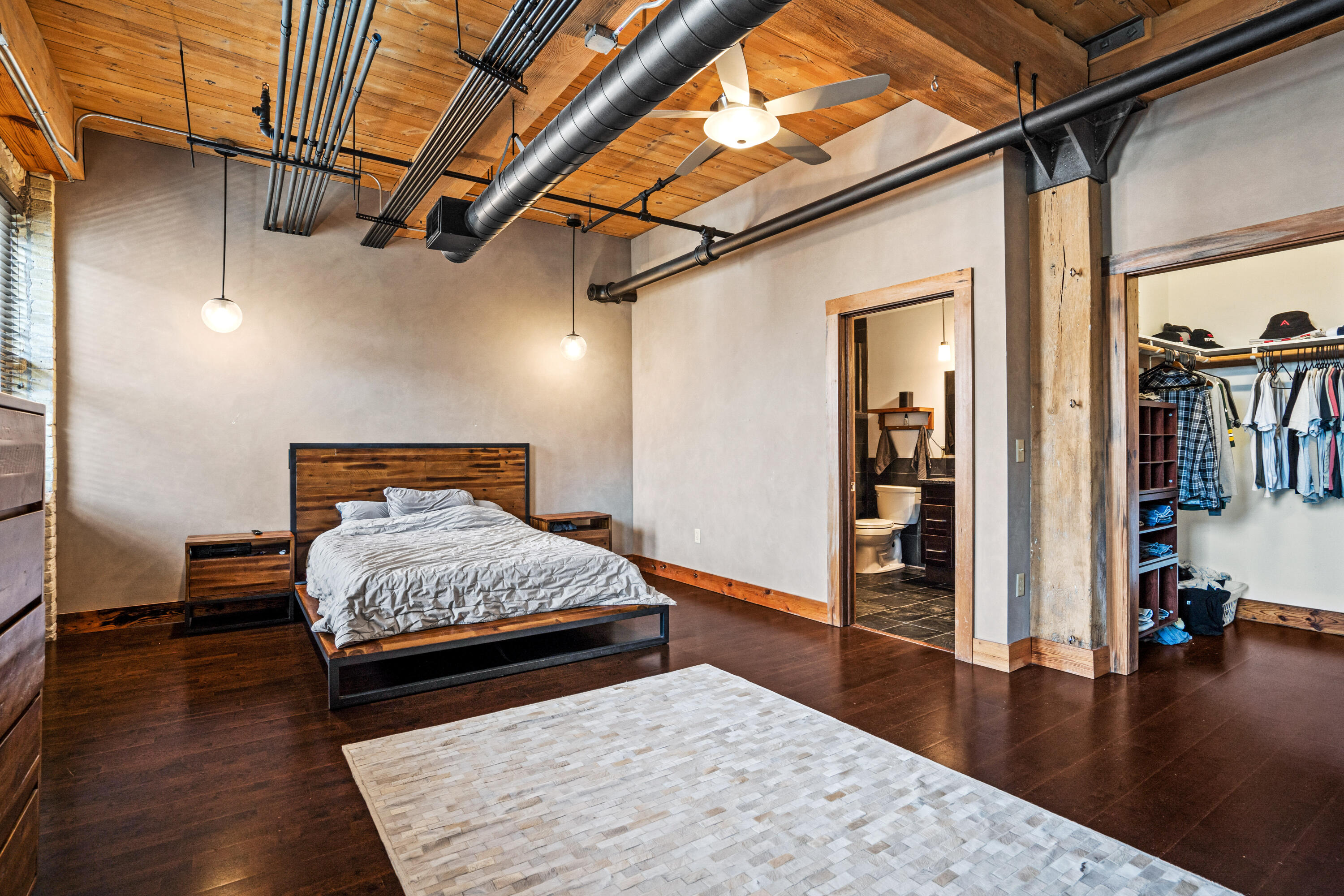 1818 North Water Street, Unit 306 Milwaukee, WI 53202 - Photo 6 of 26 Primary Bedroom