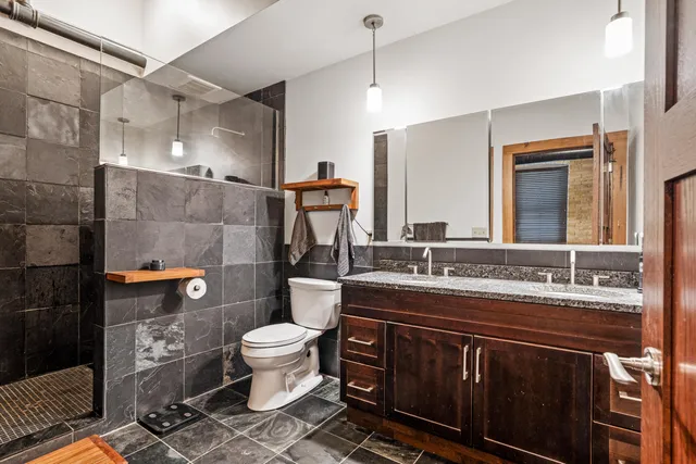 $4,000 | 1818 North Water Street, Unit 306, Milwaukee, WI 53202