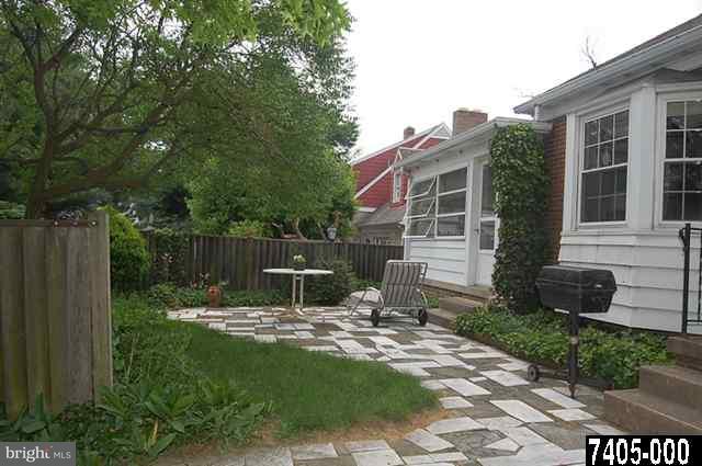 11 Lee Street Hanover, PA 17331 - Photo 7 of 20 Gallery Image 7