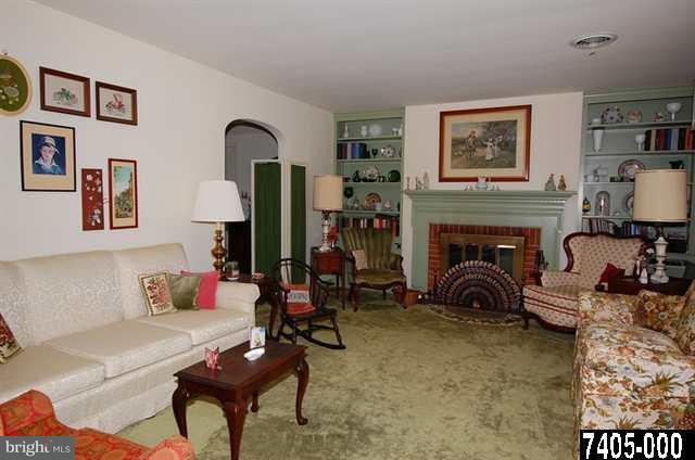 11 Lee Street Hanover, PA 17331 - Photo 8 of 20 Gallery Image 8