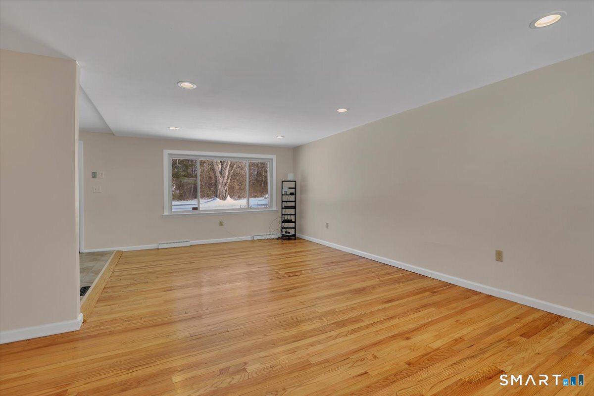 99 Frances Drive Manchester, CT 06040 - Photo 3 of 27