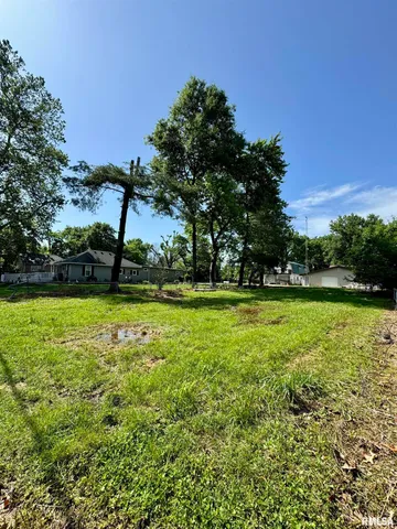 $5,000 | 1203 West Elm Street, West Frankfort, IL 62896