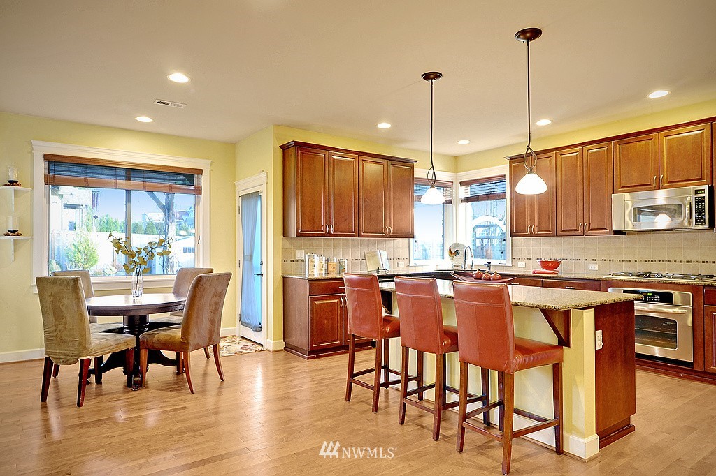116 Shadow Avenue Northeast Renton, WA 98059 - Photo 8 of 25