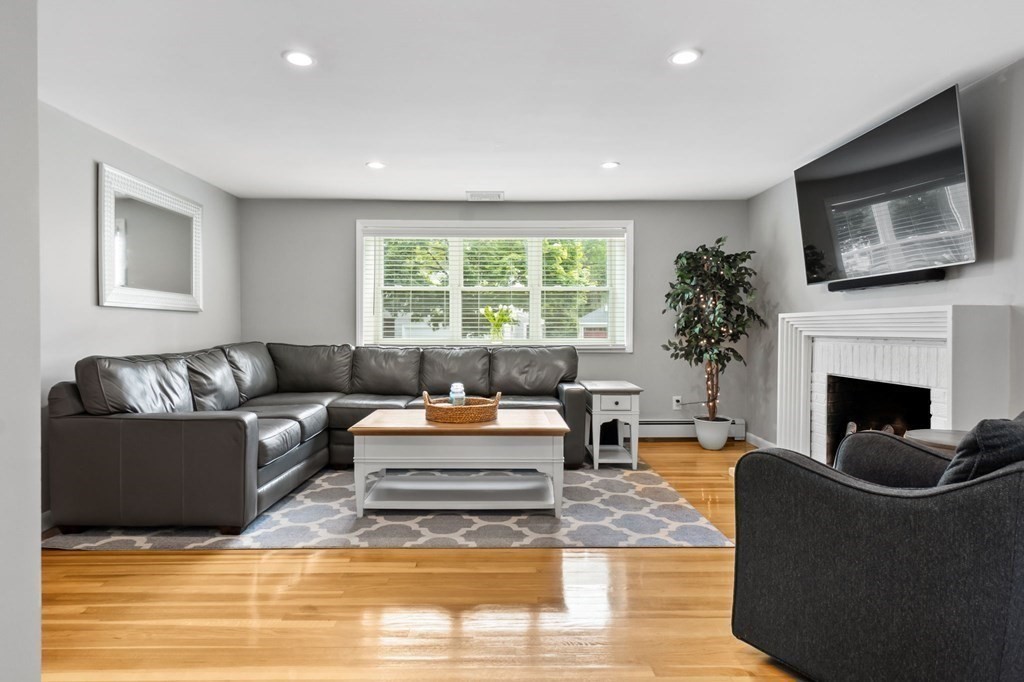 55 Spring Street Wakefield, MA 01880 - Photo 4 of 32